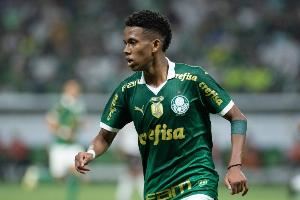 记者：切尔西明日进行赛季前训练，埃斯特旺也已抵达伦敦