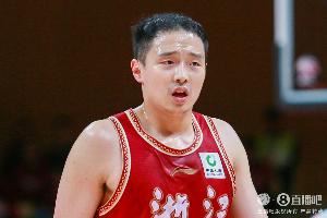 媒体人：浙江不想把自己用不到的王奕博放到直接竞争对手的阵中