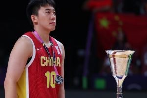 媒体人：王俊杰想打NBA 首先要找一个好的经纪公司 还要提高防守