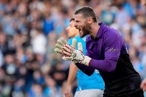 德赫亚：我想问个问题，转会窗该在赛季开始前关闭吗？