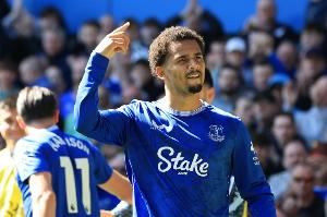 TA：国米曾约4600万欧报价恩迪亚耶，但遭到埃弗顿拒绝