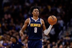 阿德尔曼：沃特森训练营表现出色 控球失误极少是球队一大亮点