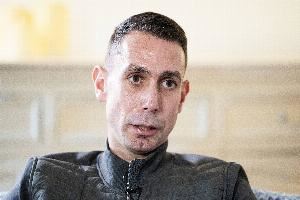 邮报：前英超裁判库特被控制作儿童不雅视频，本人现身法庭