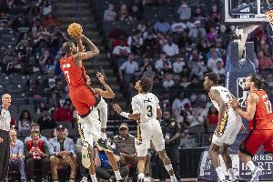 奥科吉：杜兰特只需做自己 他能适应各种体系 我们会围绕他打球